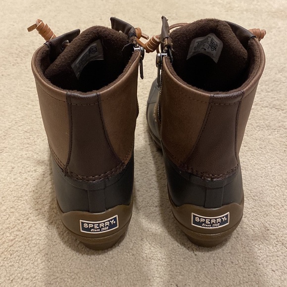 NIB Sperry 9 Brown Duck Boots - Picture 7 of 9